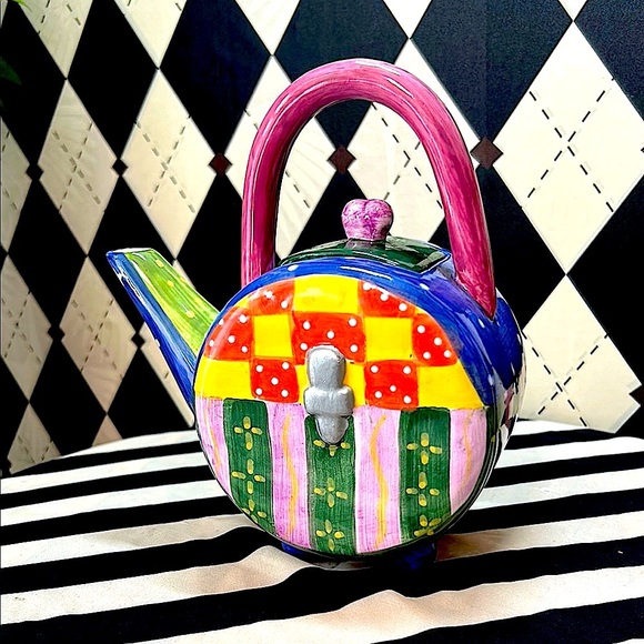 Milson & Louis Hand-Painted Ceramic Teapot – Whimsical Design - Picture 8 of 16